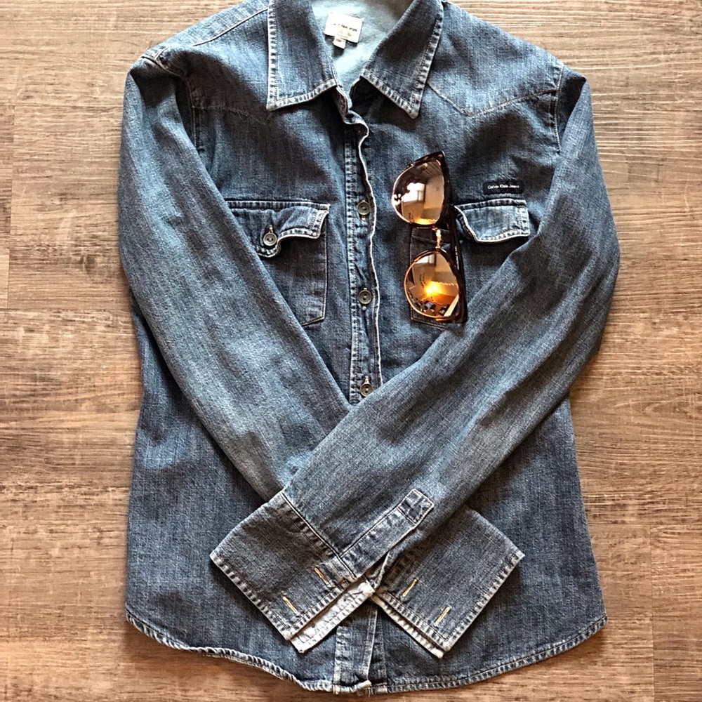 🌻Calvin Klein Jean Button-Up🌻